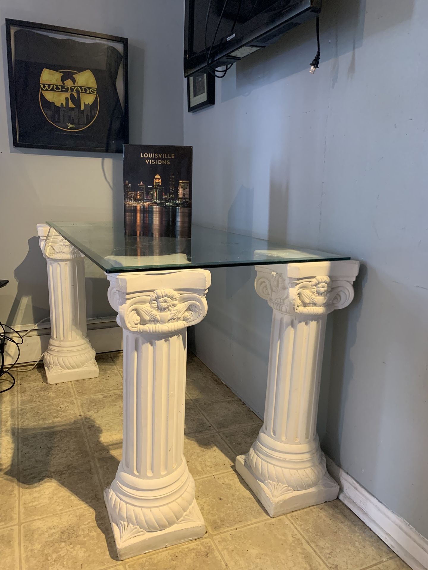 Glass Table, 4 Pillars