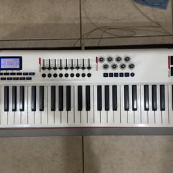 M-Audio Axiom Pro 61 Full Size Midi Keyboard Controller