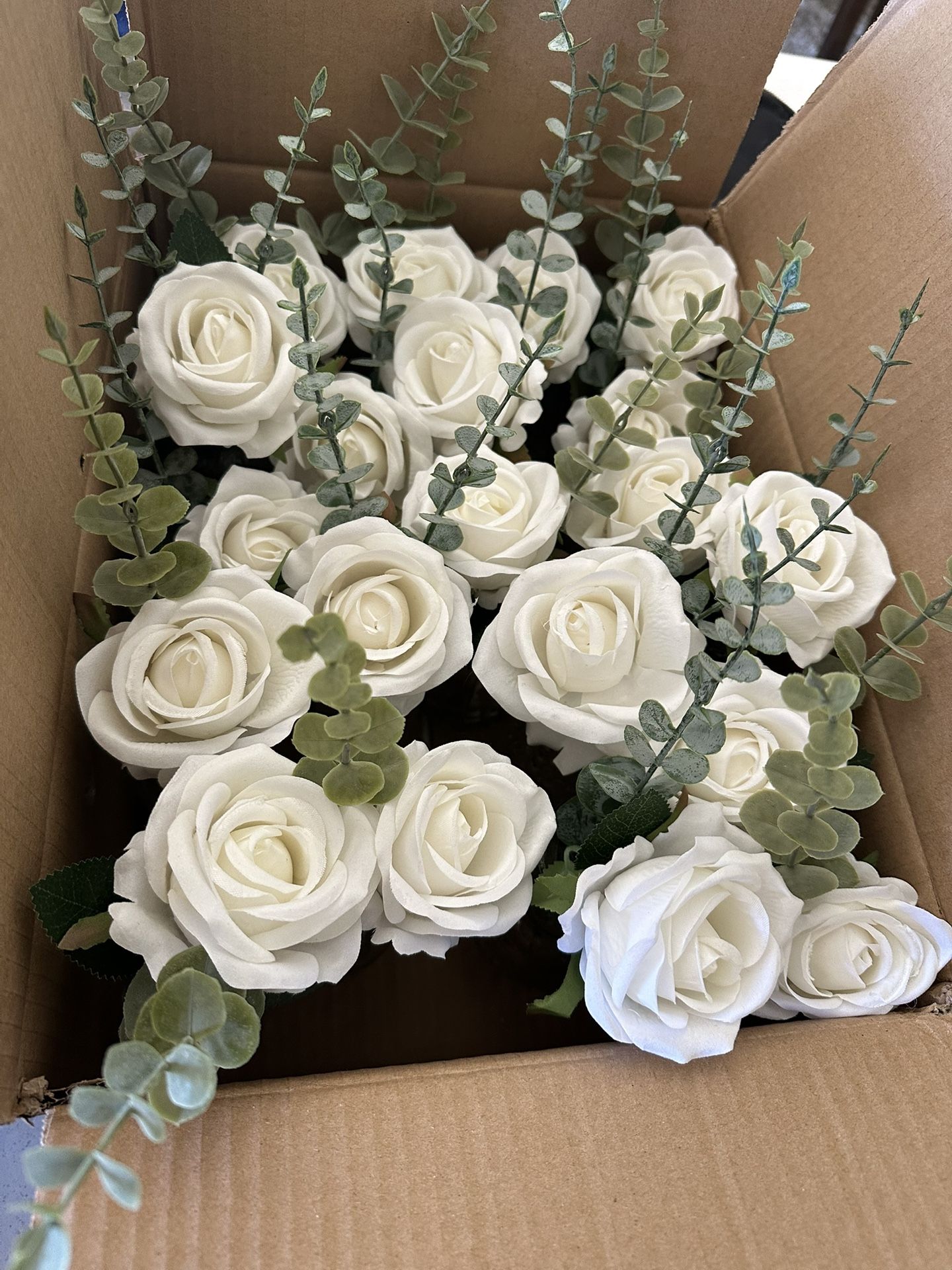 30 Artificial White Rose Bud Vases 