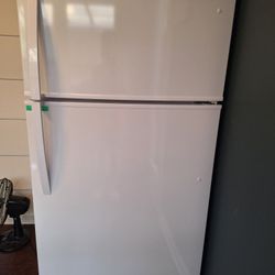 Kenmore Refrigerator 