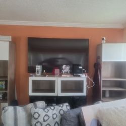 Tv Center/ Media Center 