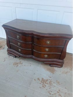 TV stand / Dresser