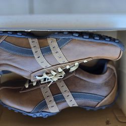 Brown Skechers New
