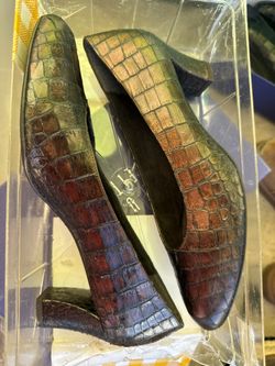 STUART WEITZMAN "Tilting" Brown Leather Croc Embossed Pumps Wm Sz 8 M. Spain