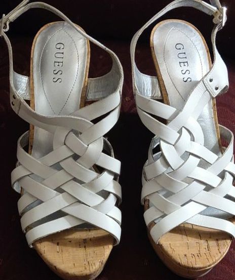 WHITE LEATHER GUESS Wedge Sandal Style WGeppie size 6.5