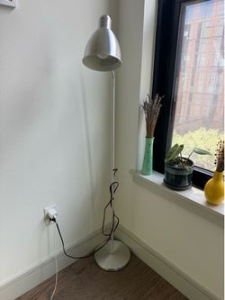 Floor lamp