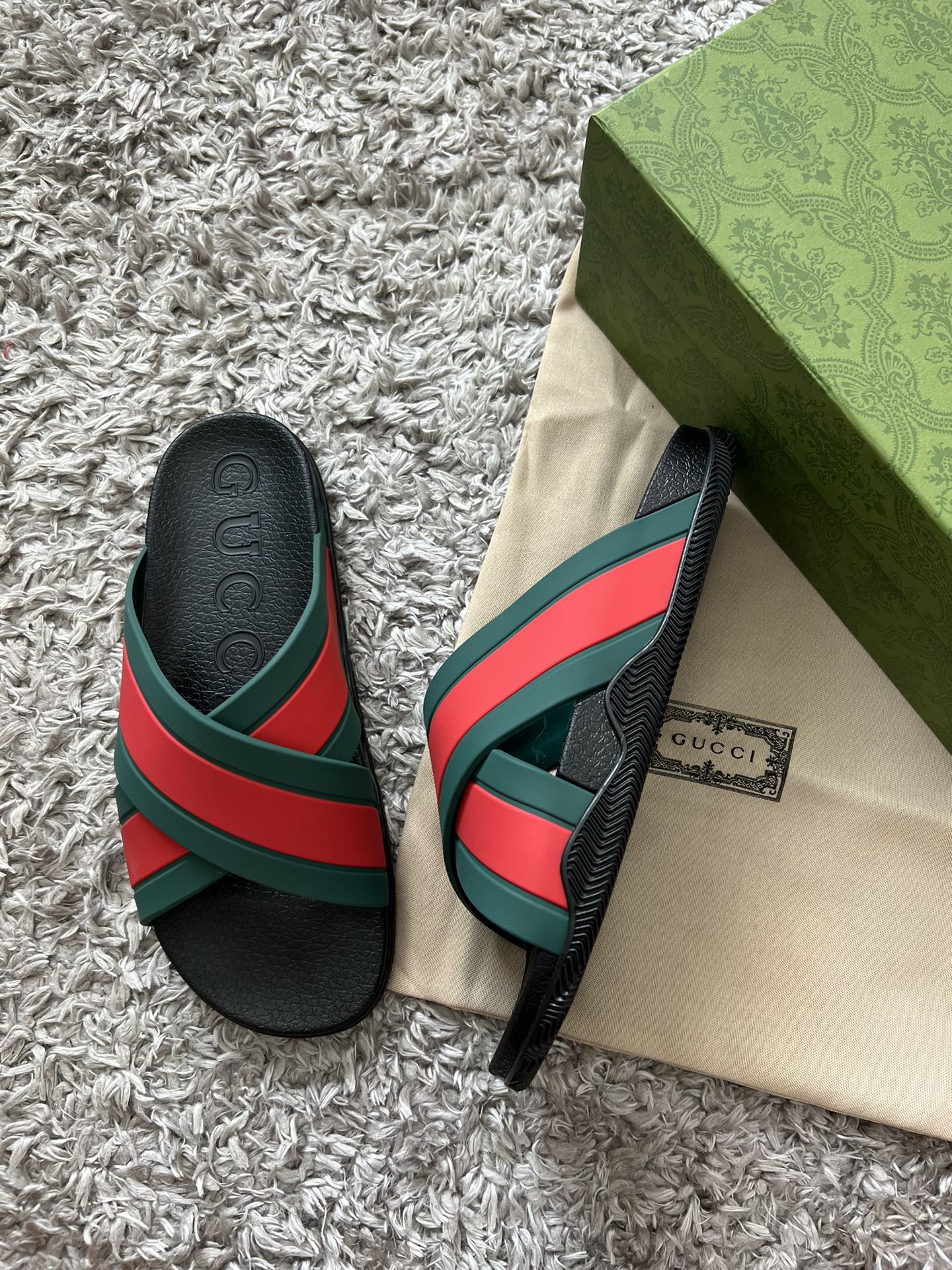 slides gucci size 8,5 us and 11 us