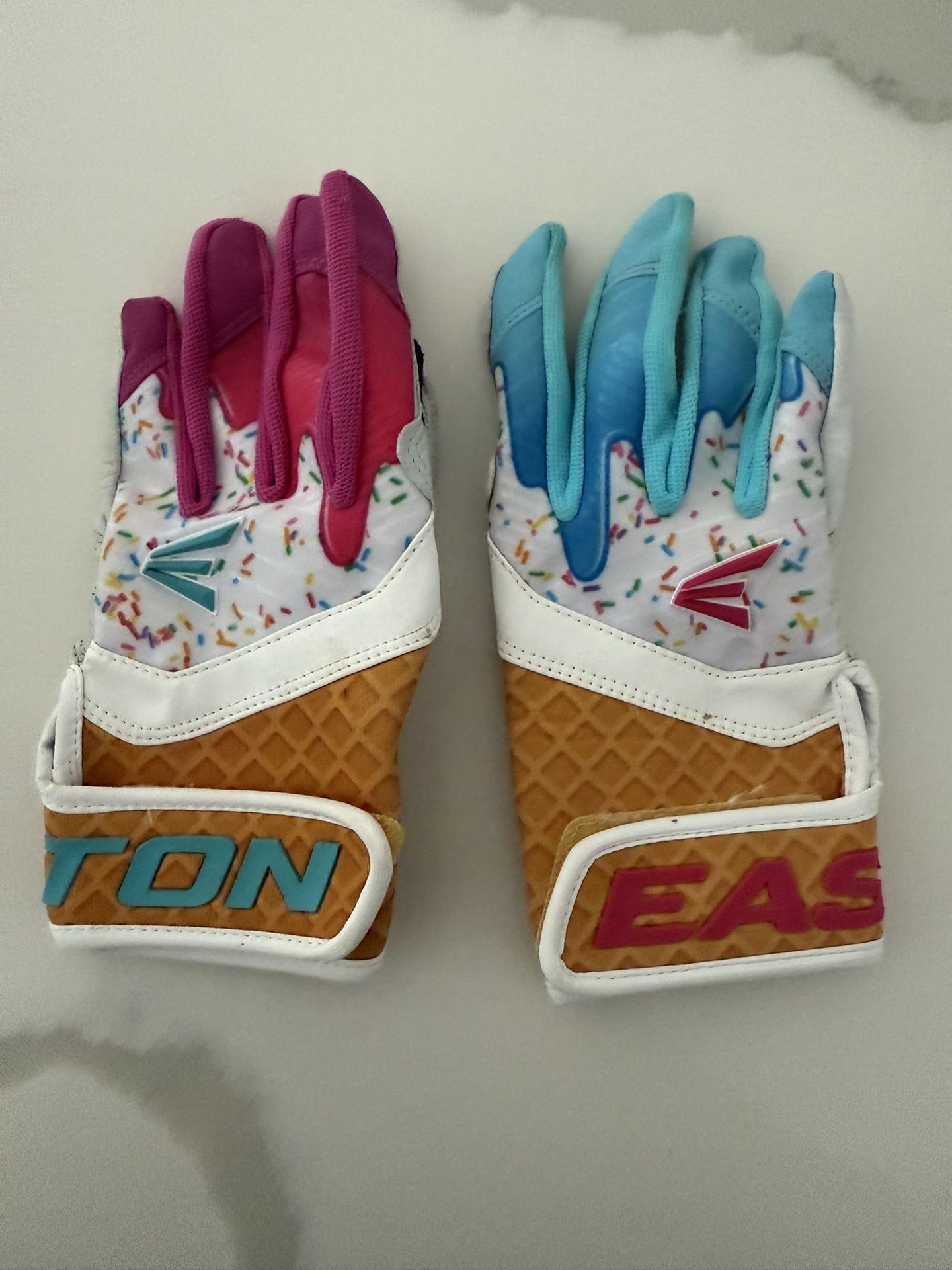 Easton Walk-Off Ethos Sugar Rush Youth Batting Gloves