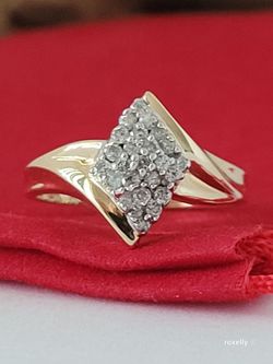 10K Yellow Gold Genuine Diamonds Cluster Ring Size 6 Solid Gold/ Anillo de Oro Sólido con Diamantes Genuinos! 👌🎁Post Tags: 10k 14k