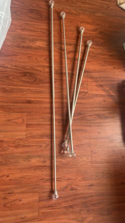 4 Curtain rods