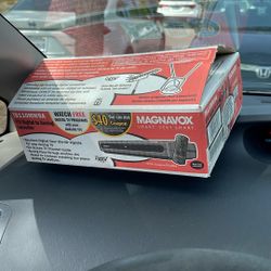 Magnavox TB110MW9A DTV Digital to Analog TV Converter Box w/ Remote NEW OPEN BOX