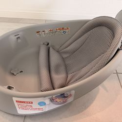 Skip Hop infant bath tub