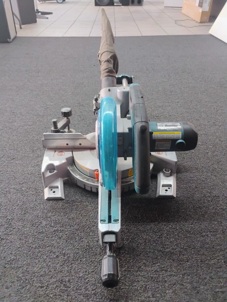 Makita Sliding Miter Saw 