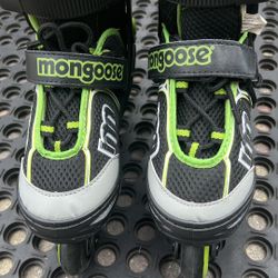 Mongoose Rollerblades size 1-4 *only used once* 