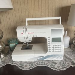Singer Quantum Stylist 9960 Sewing Machine for Sale in Ontario, CA - OfferUp