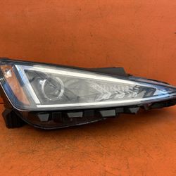2019 2020 Hyundai Elantra Right Passenger Side Halogen Headlight OEM 92102-F2