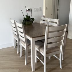 Dinning Table and 6 Chairs Set