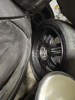 22inch Rims 8lugs 100Or Trade For Same Value