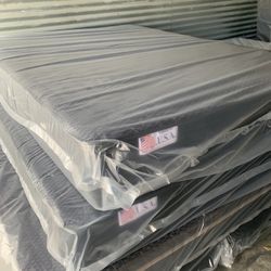 Queen Mattress And Box Springs 