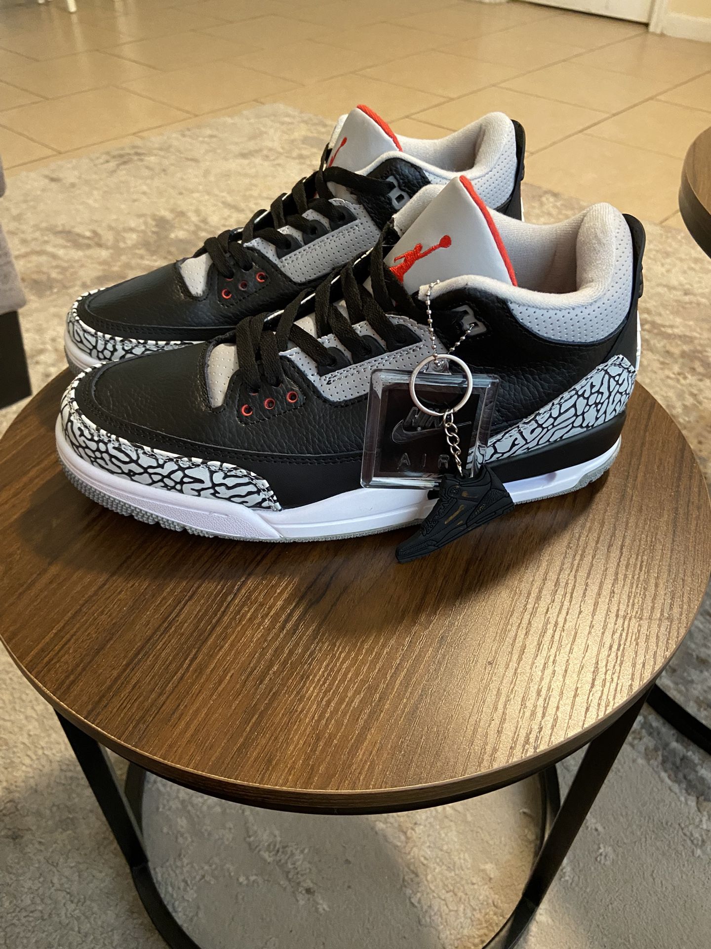 Air Jordan Retro 3 Black/Fire Red Cement Grey Men’s Size 10 (New-Nuevo)