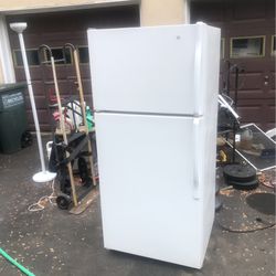 Whirlpool 28” X63” Refrigerator 