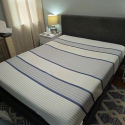 Queen Mattress With Frame And Headboard 