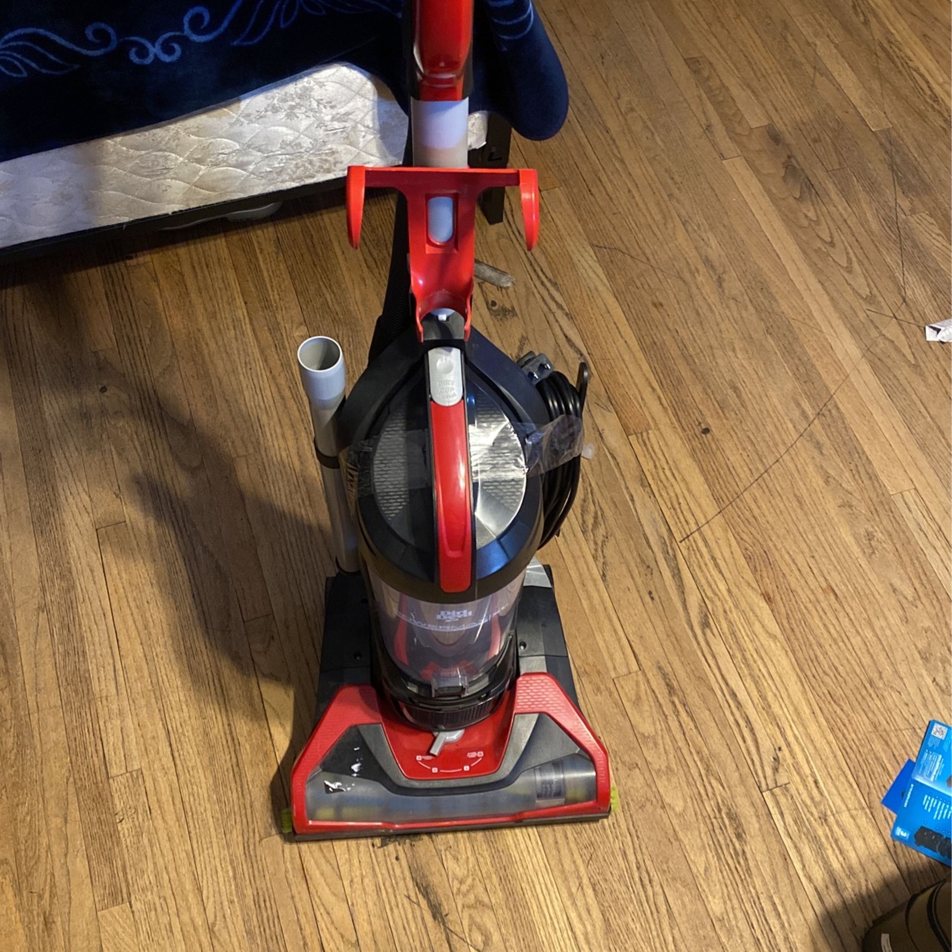 New DIRT DEVIL POWER MAX XL