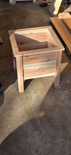 Cedar planter