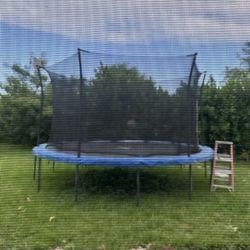 FREE Outdoor Trampoline!!