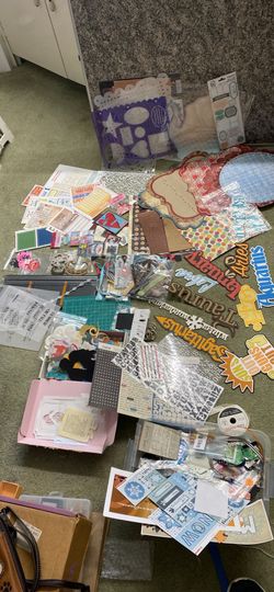 Scrapbooking Lot
