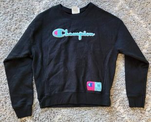Medium Women's Champion Sweater 