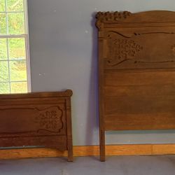 RARE Early 1900’s Antique Carved Oak Bed 