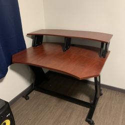 46″ STUDIO DESK