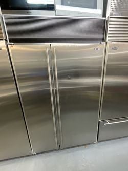 Sub-Zero 632/S 48” Built-In Refrigerator & Freezer – Excellent Condition – Luxury Appliance