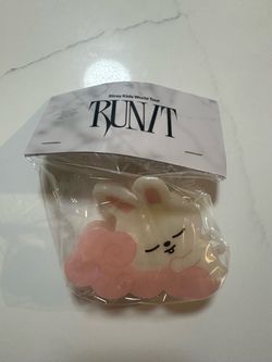 Stray Kids LeeBit Skzoo Hair Clip Run It Tour Merch