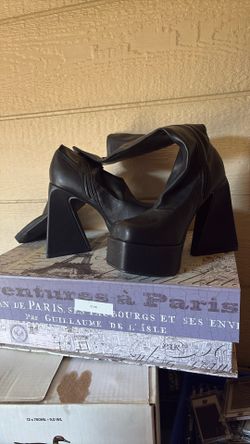 Black Boots