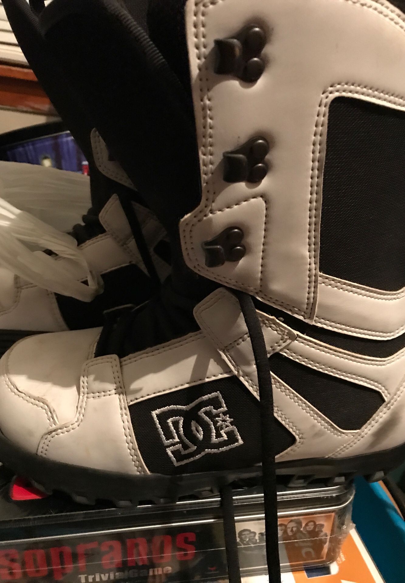 Dc snowboard boots white/black size 8.5
