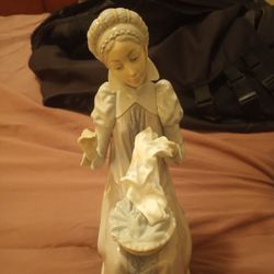 Lladro Figurine Stunning Collectible
,