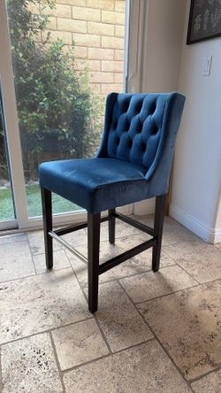 5 counter height blue plush chairs