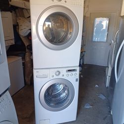 Lg
Stackable or side by side 
Washer and gas dryer 
Excellent working condition 
Heavy duty 
W27 
D30
H78
Washer 4.0 cu ft 
Dryer 7.3 cu ft 
3 months 