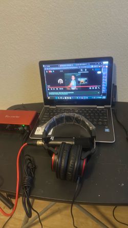 Pavilion laptop with scarlet interface mic and scarlet headset