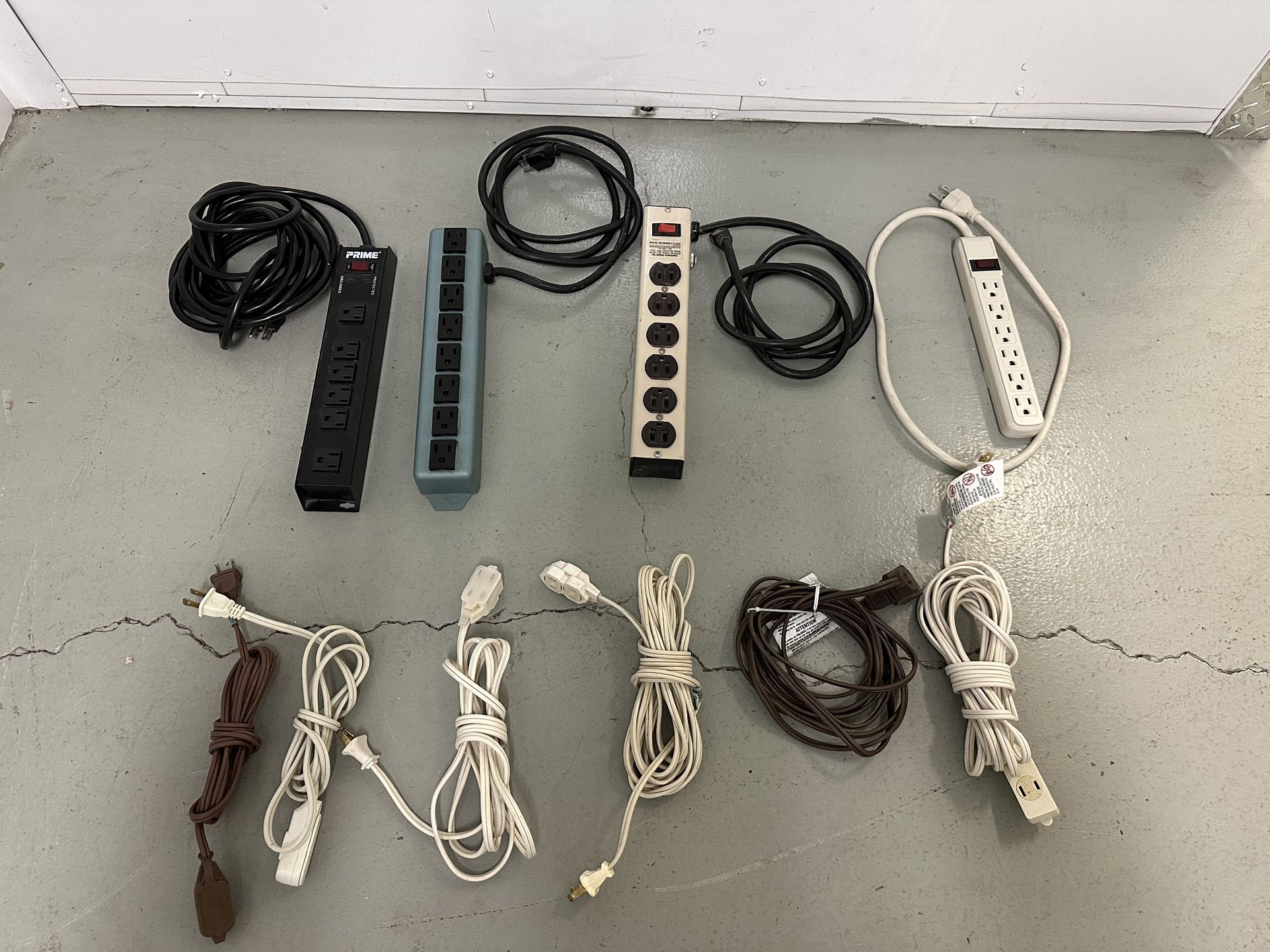 Set of 4 Surge Protector Power Strips & 5 Indoor Extension Cords