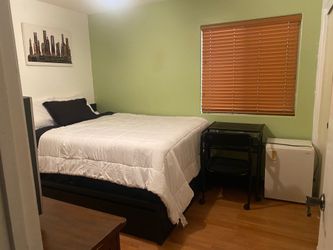 Bedframe Queen Size