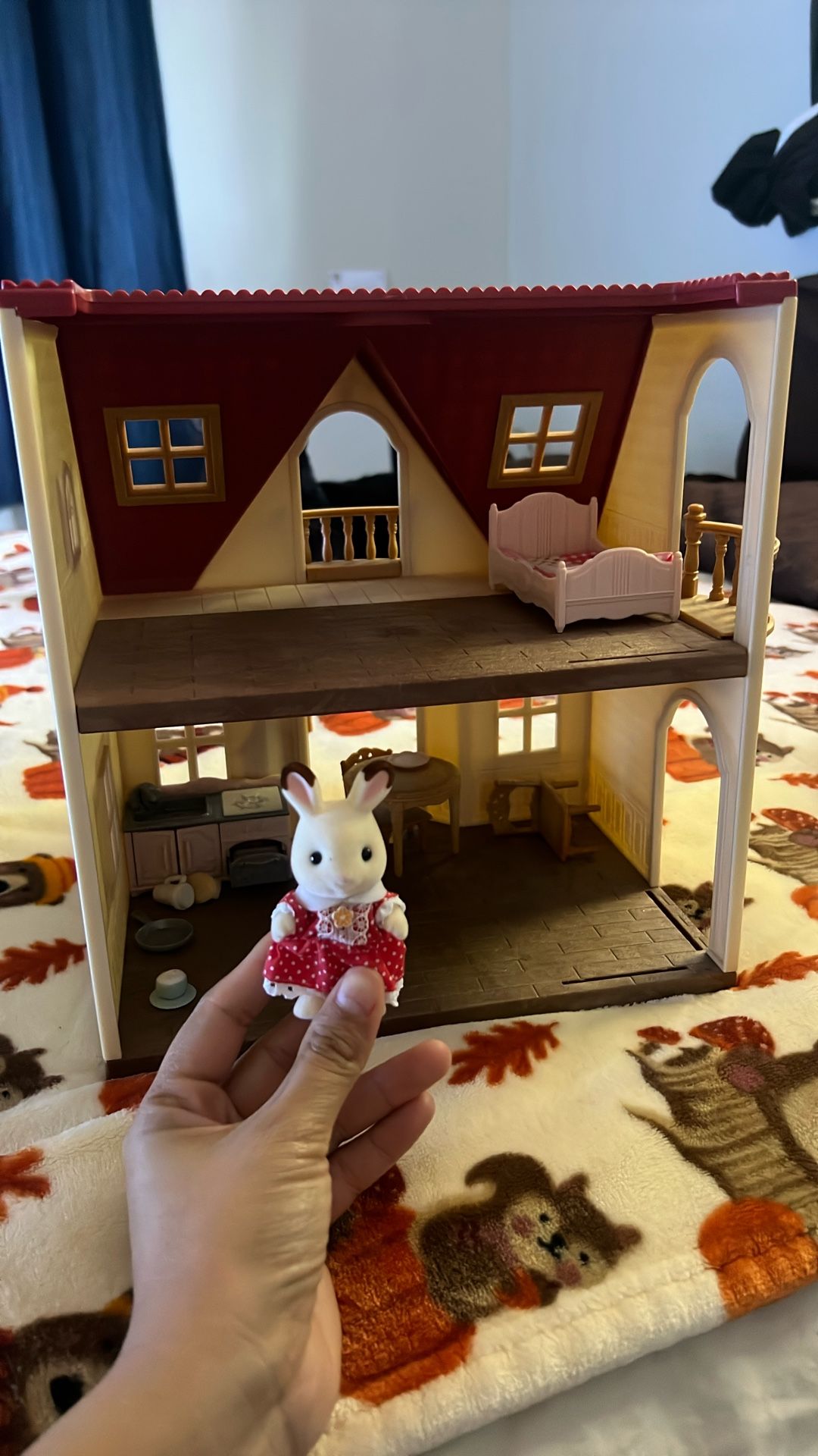 Calico Critters Red Roof Cozy Cottage Playset With Figure