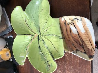 Decorative palm tree plate