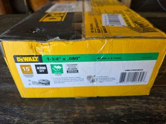 DEWALT DWC5R80BDG 1-3/4" x .080 15° Coil Siding Nails Galvanized 4200