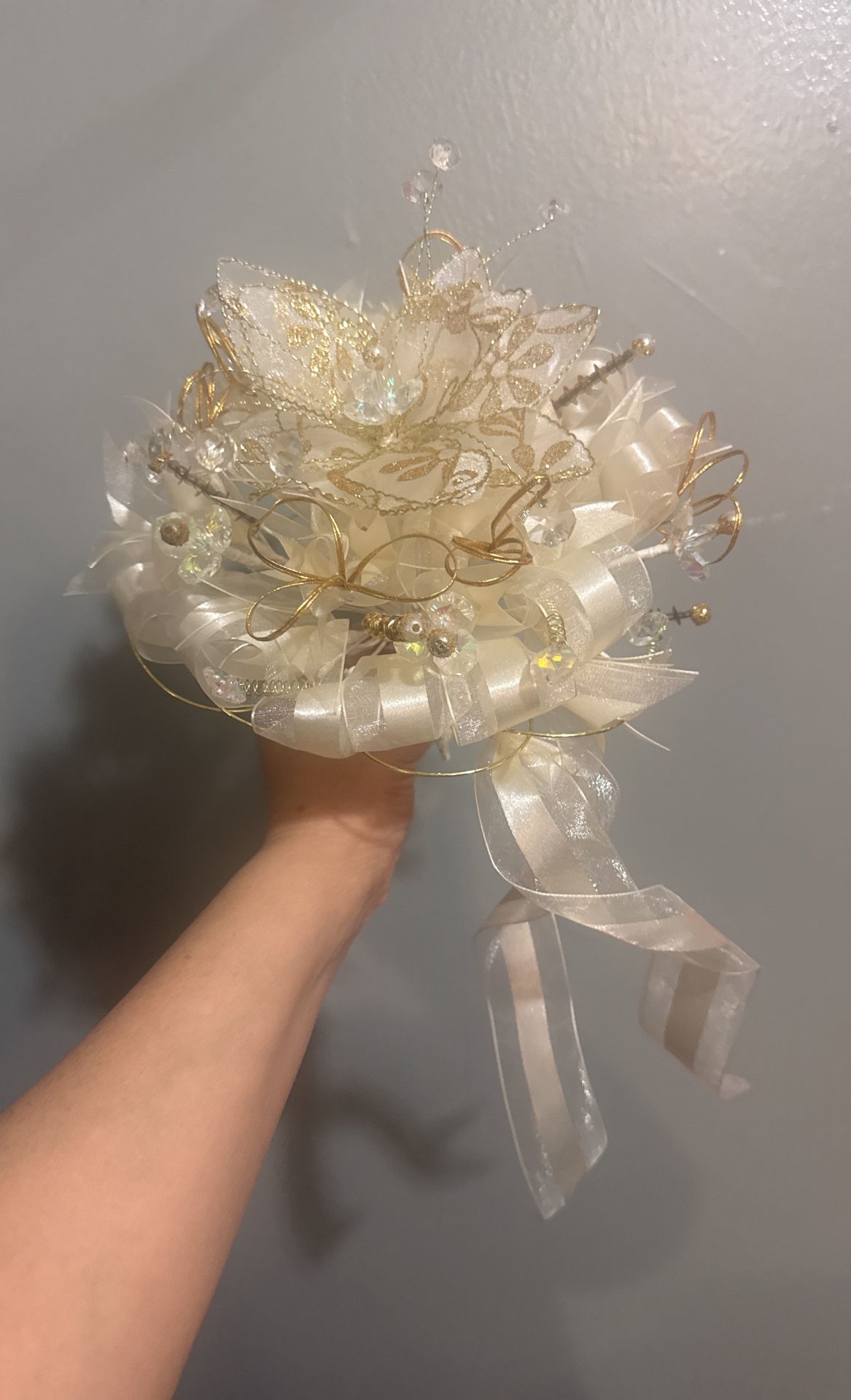 Sweet Sixteen Bouquet White And Gold