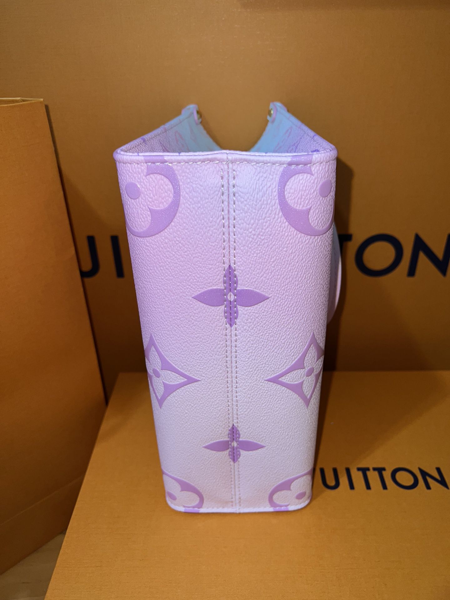100% AUTH NWT LOUIS VUITTON OnTheGo PM PASTEL Spring Sunset box