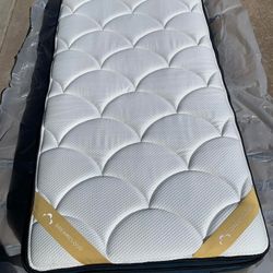 Dreamcloud Premier Rest Twin XL Mattress