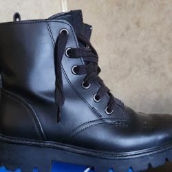 Women's Wide Leg UGG Boots